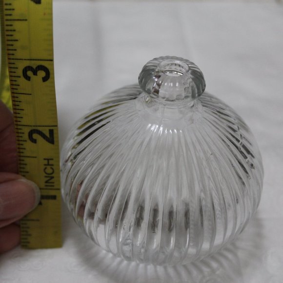 Lot of 2 Vintage Oil Lamps Made in Austria - Picture 6 of 7